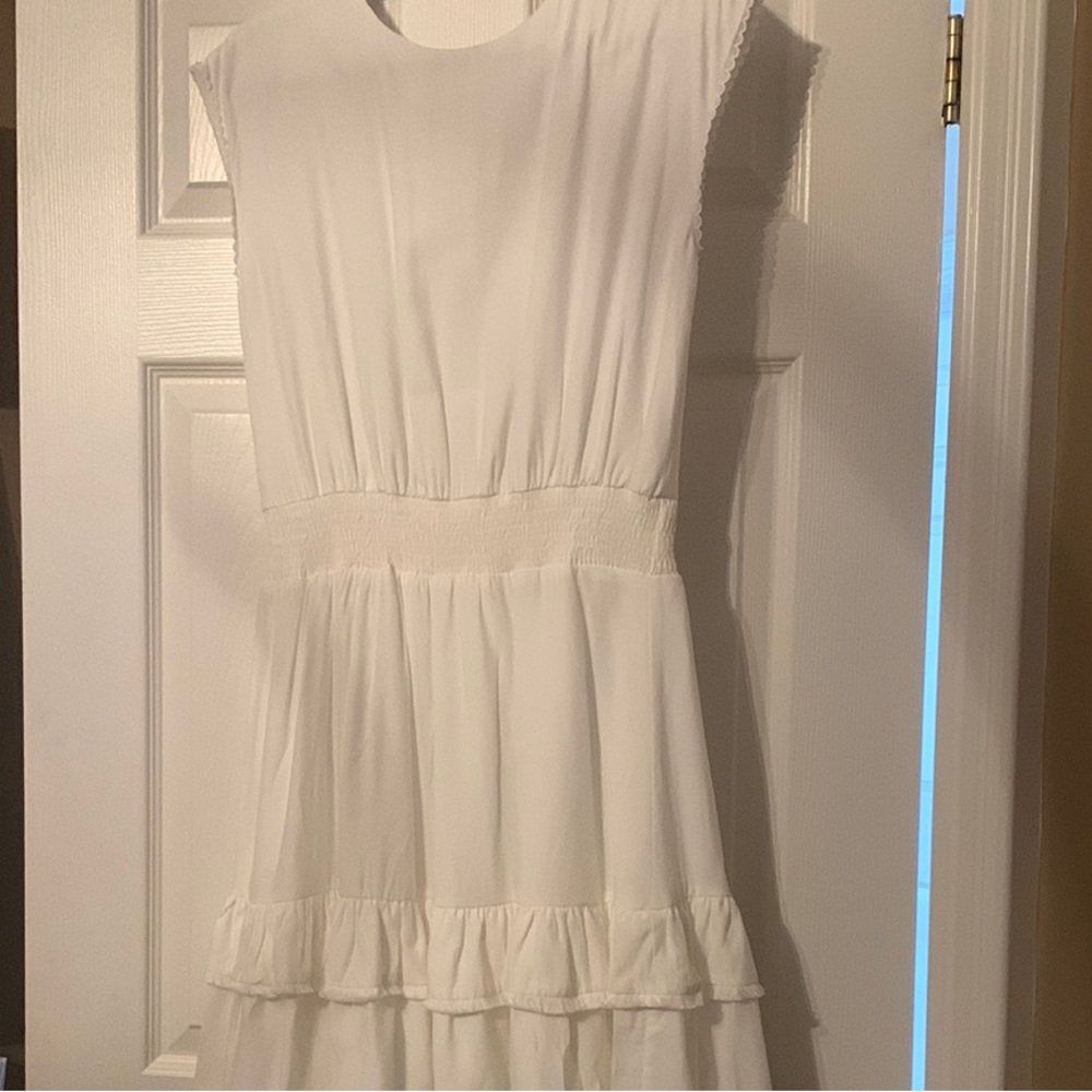PINK MARTINI Sleeveless White/Cream Dress